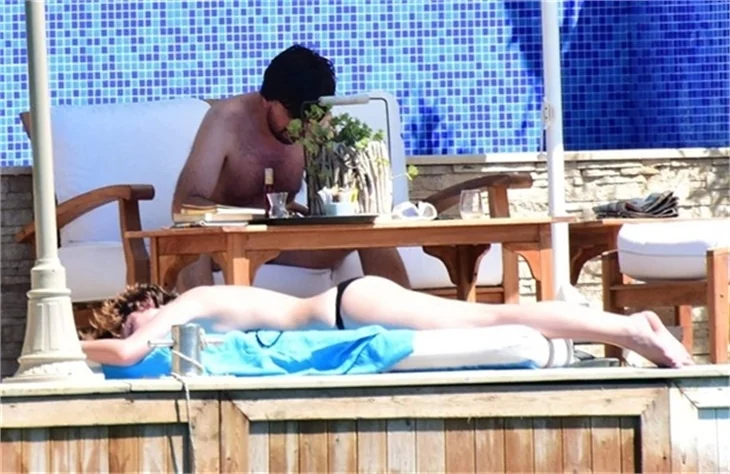 Farah Zeynep Abdullah ve sevgilisi mahallelerinde görüntülendi