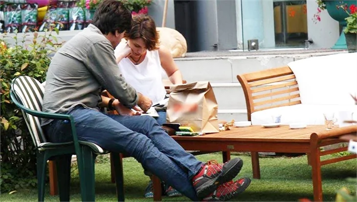 Farah Zeynep Abdullah ve sevgilisi mahallelerinde görüntülendi