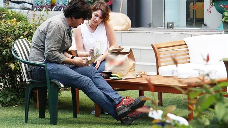 Farah Zeynep Abdullah ve sevgilisi mahallelerinde görüntülendi