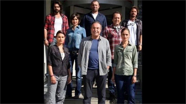 Kanal değiştirecek olan Arka Sokaklar’da sürpriz ayrılık