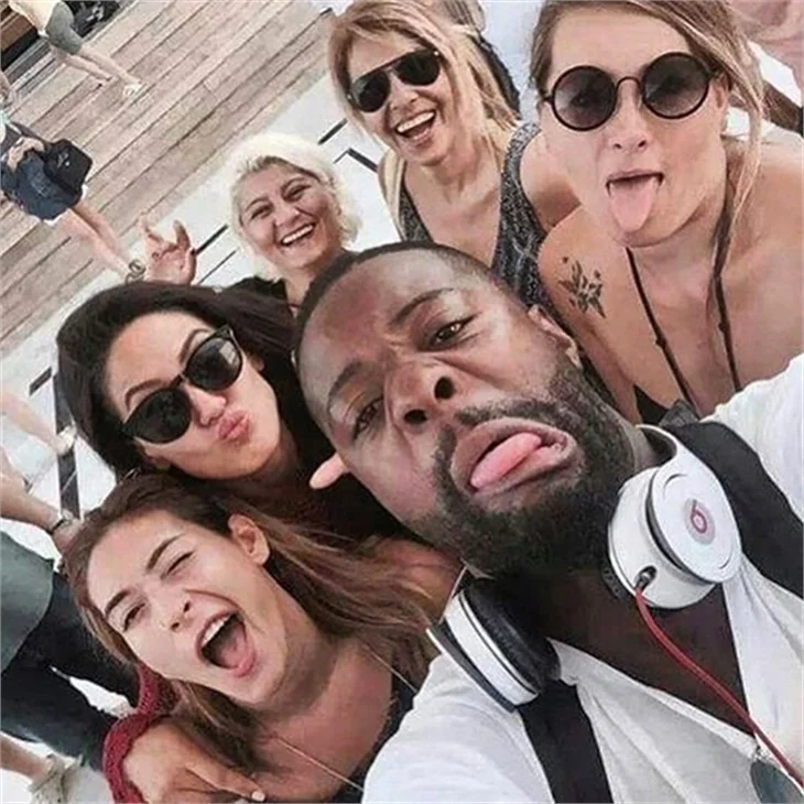 Survivor yarışmacılarını taşıyan uçak havada arıza yaptı
