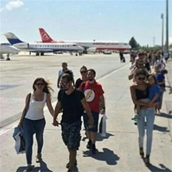 Survivor yarışmacılarını taşıyan uçak havada arıza yaptı