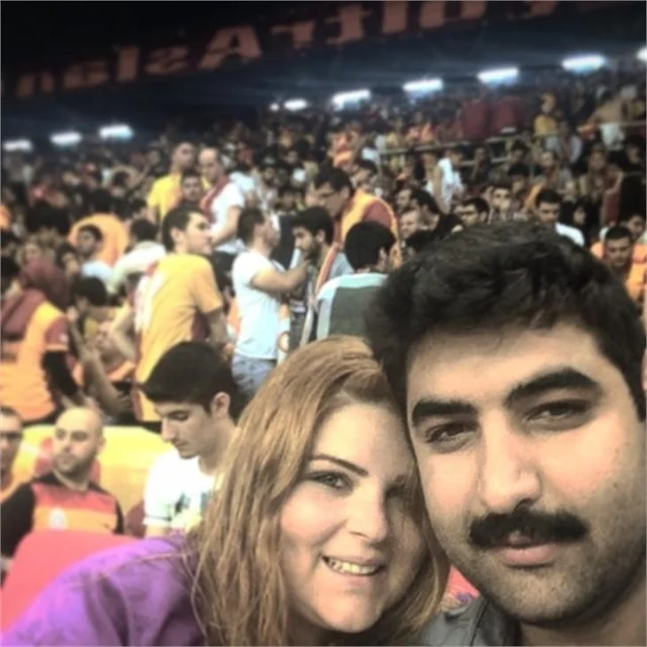 Kıvanç Arslan Pelin Öztekin'e evlilik teklif etti