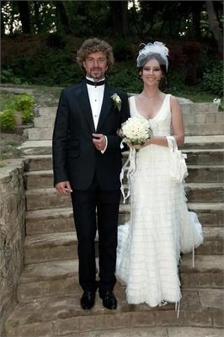 Ünlü çiftlerin nikah fotoğrafları