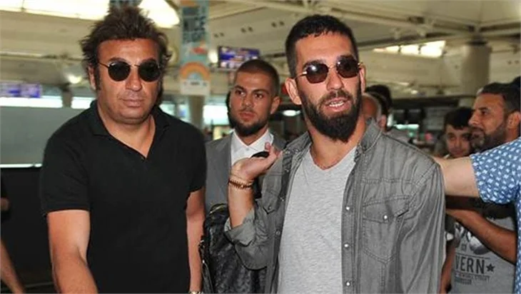 Arda Turan imza için Barcelona'ya gitti