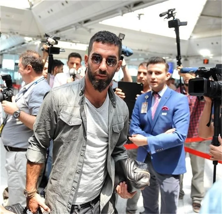 Arda Turan imza için Barcelona'ya gitti