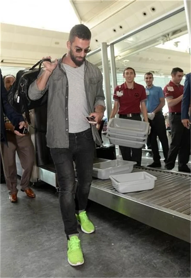Arda Turan imza için Barcelona'ya gitti