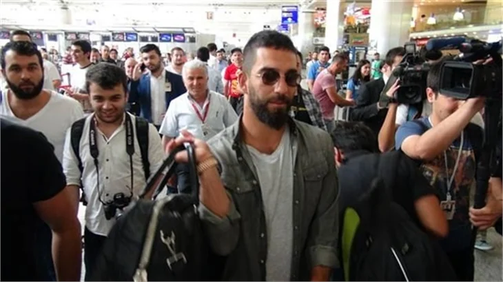 Arda Turan imza için Barcelona'ya gitti