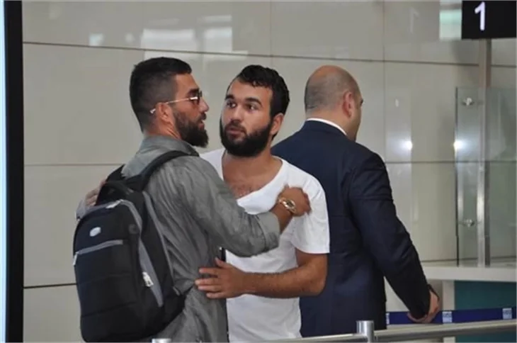 Arda Turan imza için Barcelona'ya gitti