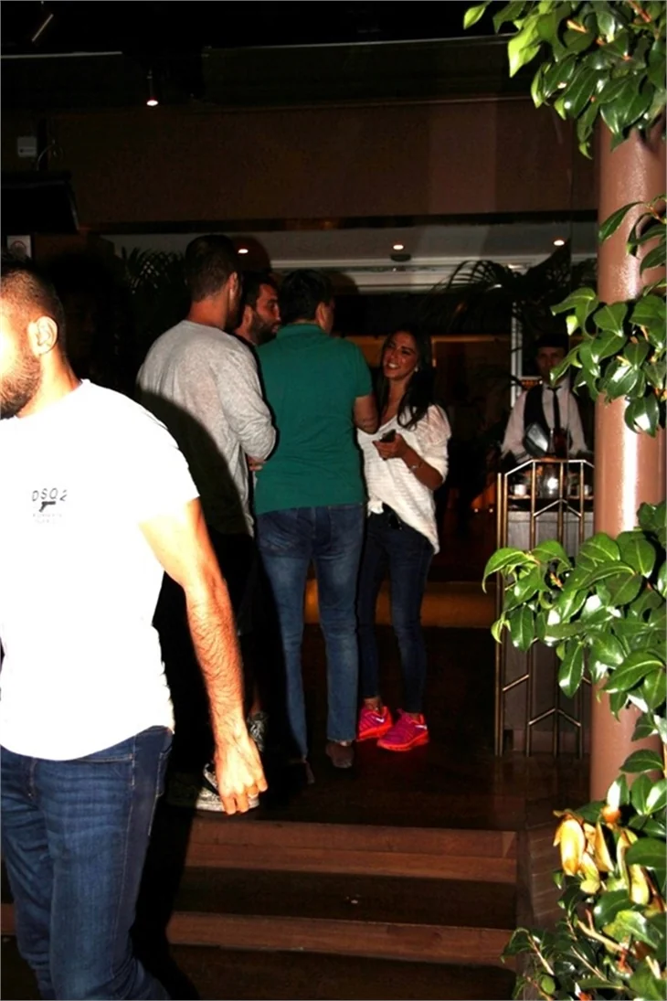 Arda Turan transferi Aslıhan ile kutladı