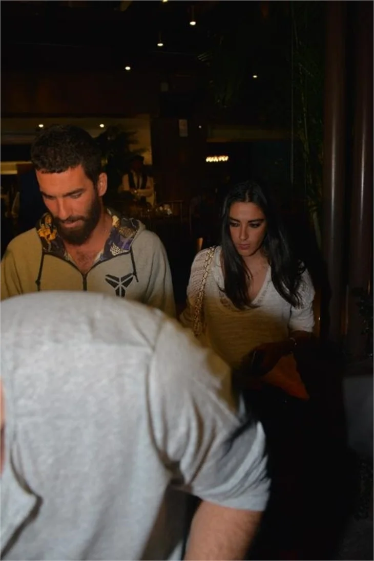 Arda Turan transferi Aslıhan ile kutladı