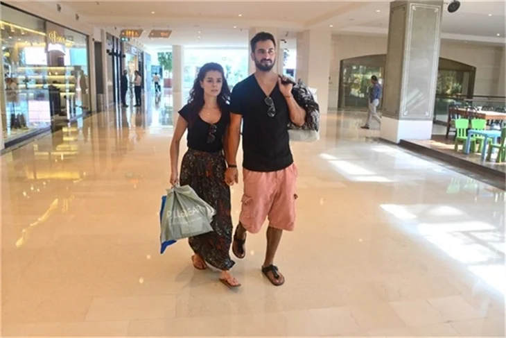 Özge Özpirinçci öyle de güzel böyle de!