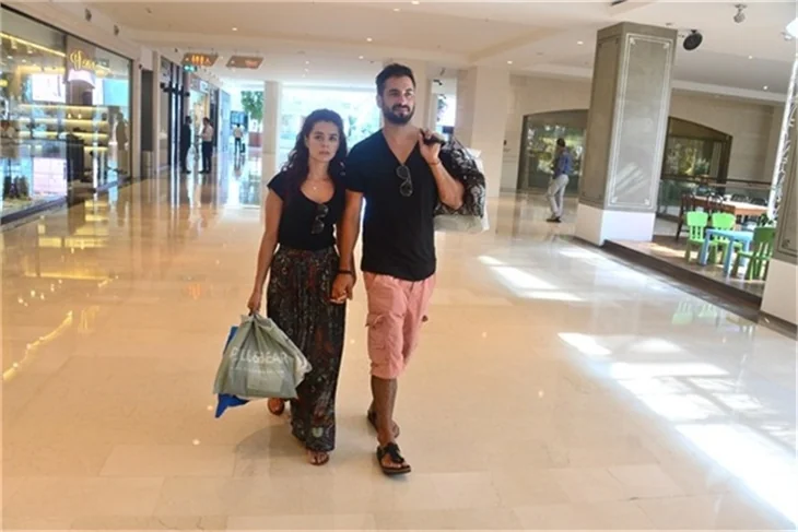 Özge Özpirinçci öyle de güzel böyle de!