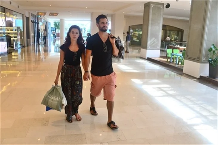 Özge Özpirinçci öyle de güzel böyle de!