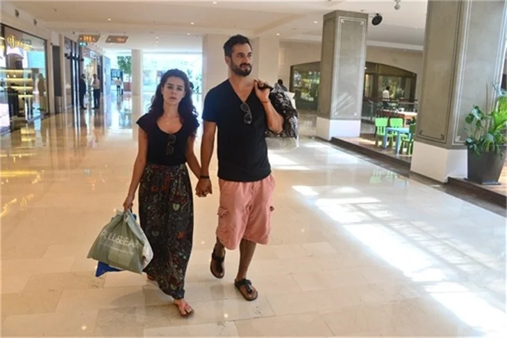 Özge Özpirinçci öyle de güzel böyle de!