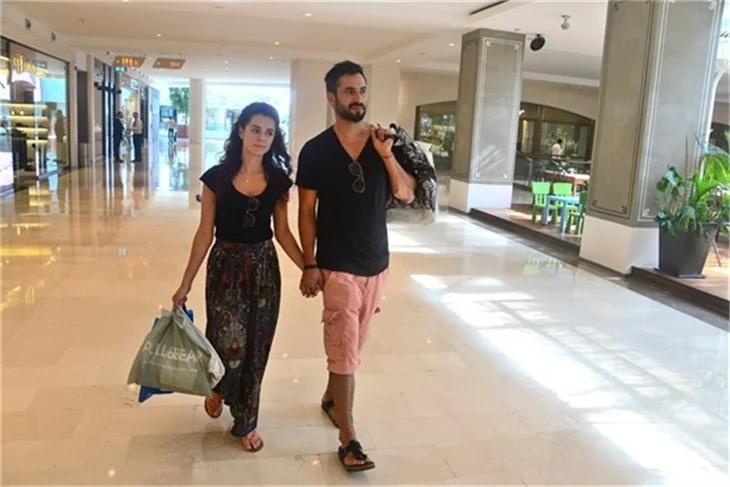 Özge Özpirinçci öyle de güzel böyle de!