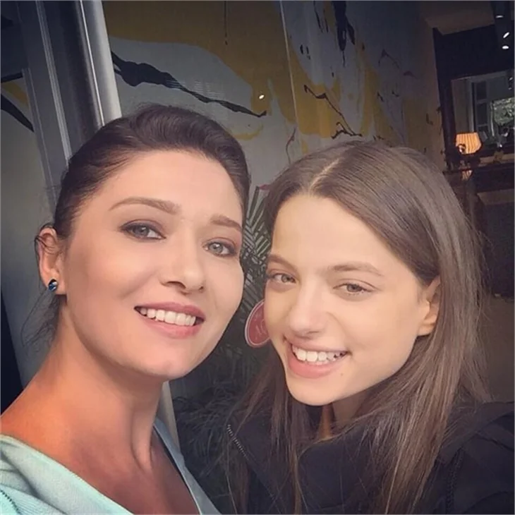 Paramparça'nın Cansu'su Leyla Tanlar tatilde