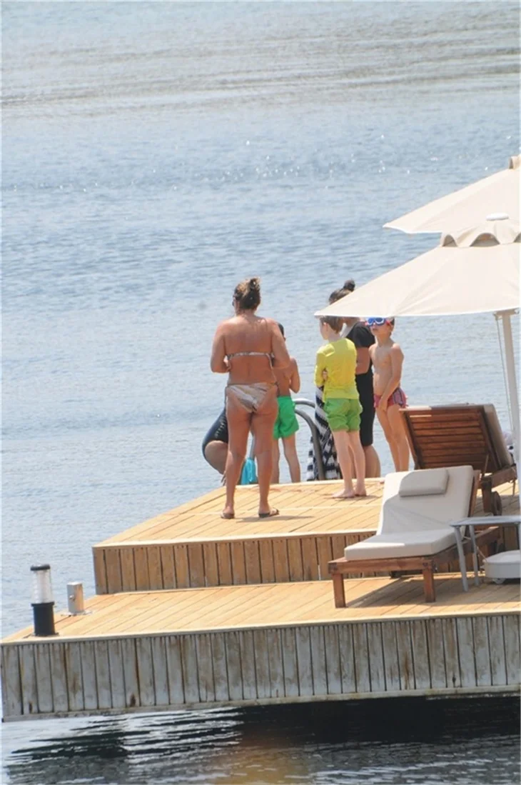 Gülben Ergen de tatil sezonunu açtı