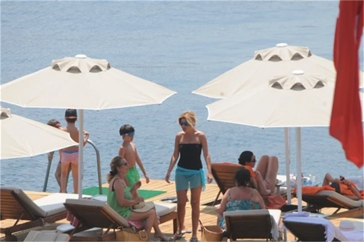 Gülben Ergen de tatil sezonunu açtı