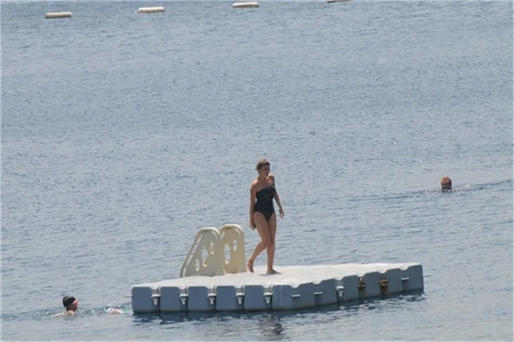 Gülben Ergen de tatil sezonunu açtı