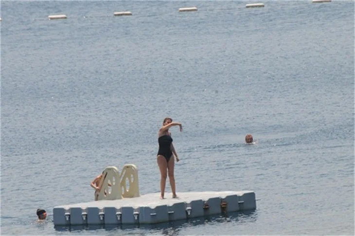 Gülben Ergen de tatil sezonunu açtı