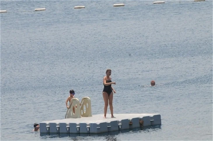 Gülben Ergen de tatil sezonunu açtı