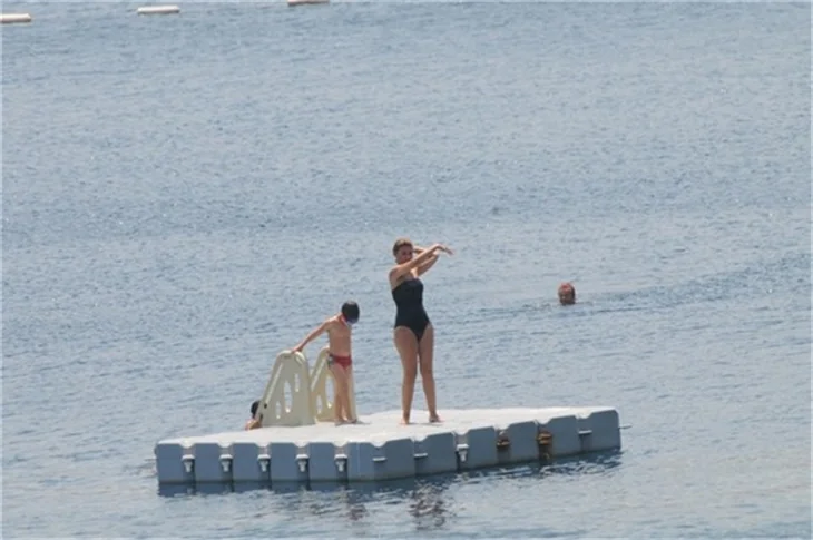 Gülben Ergen de tatil sezonunu açtı