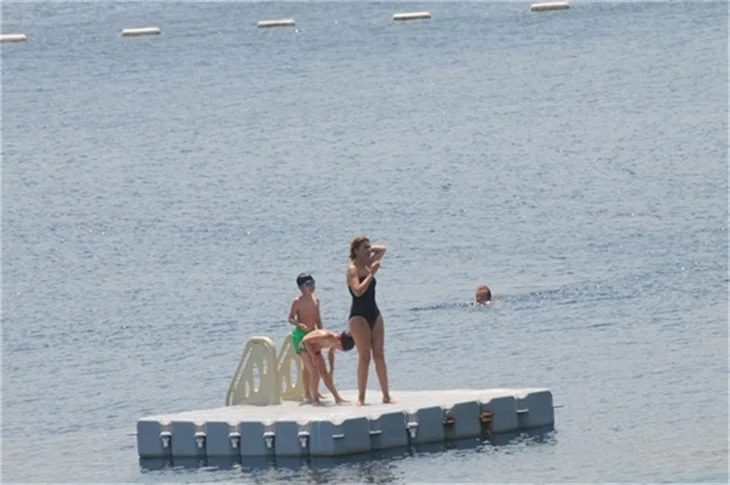 Gülben Ergen de tatil sezonunu açtı