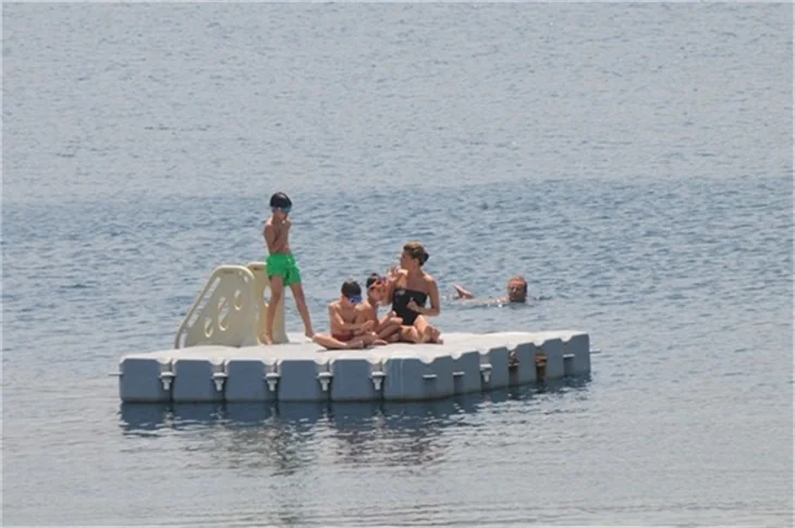 Gülben Ergen de tatil sezonunu açtı