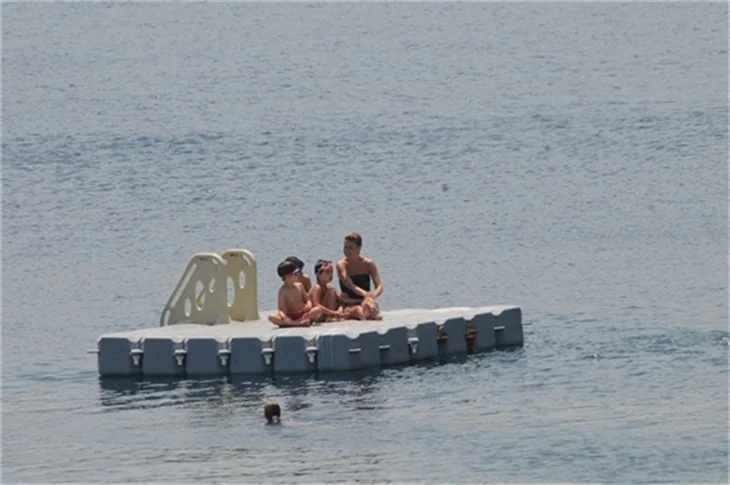 Gülben Ergen de tatil sezonunu açtı