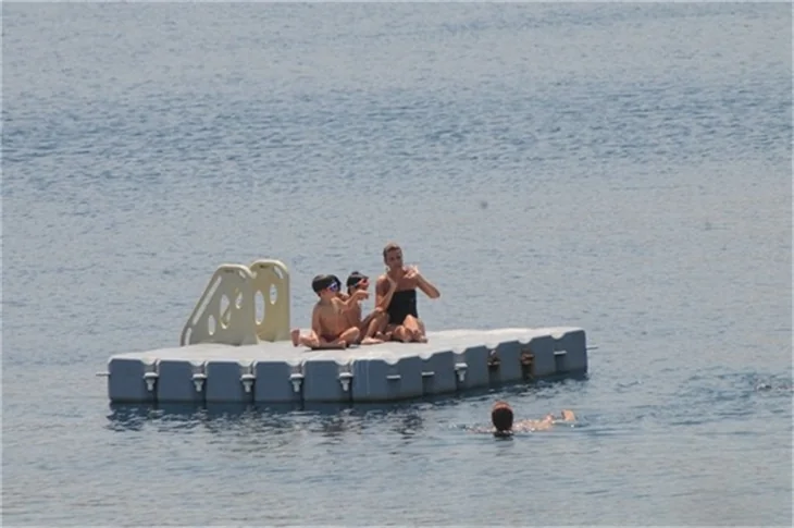 Gülben Ergen de tatil sezonunu açtı