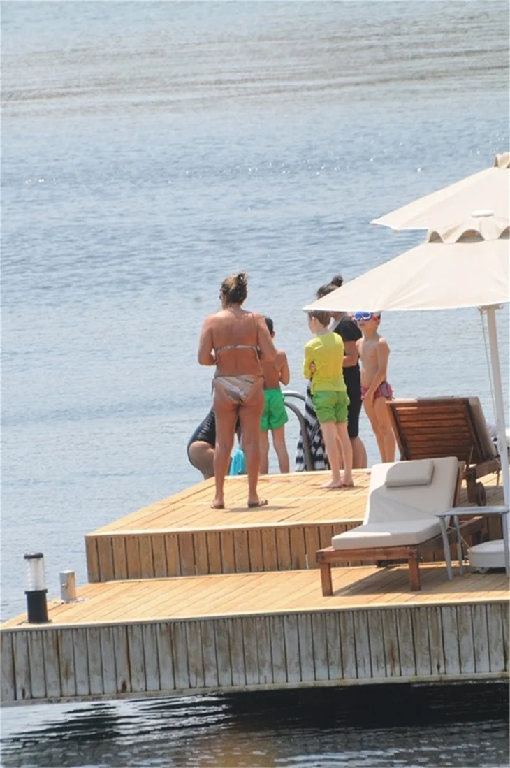 Gülben Ergen de tatil sezonunu açtı