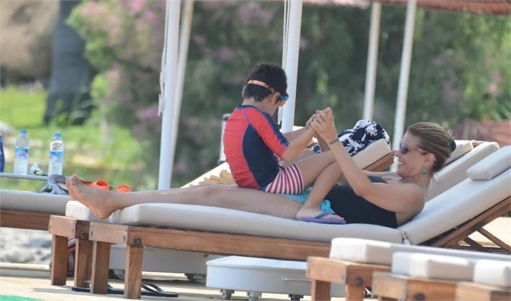 Gülben Ergen de tatil sezonunu açtı