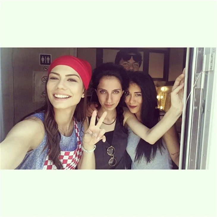 Çilek Kokusu'nun set arkası fotoğrafları