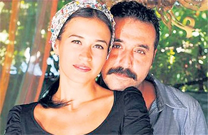 Ecem Üstündağ ve küçük "Muro" tatilde