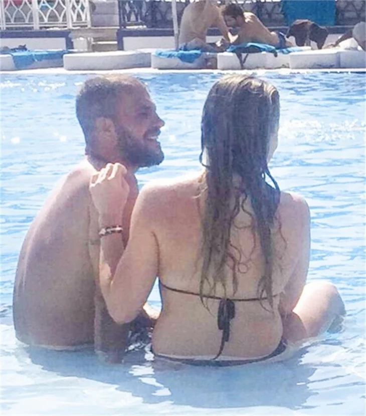 Tolga Karel'in havuz kaçamağı