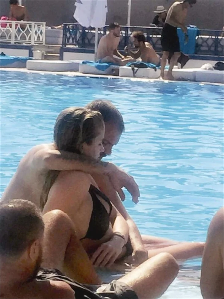 Tolga Karel'in havuz kaçamağı