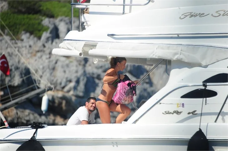 Ivana Sert sevgilisi Can Çelebi ile tatilde