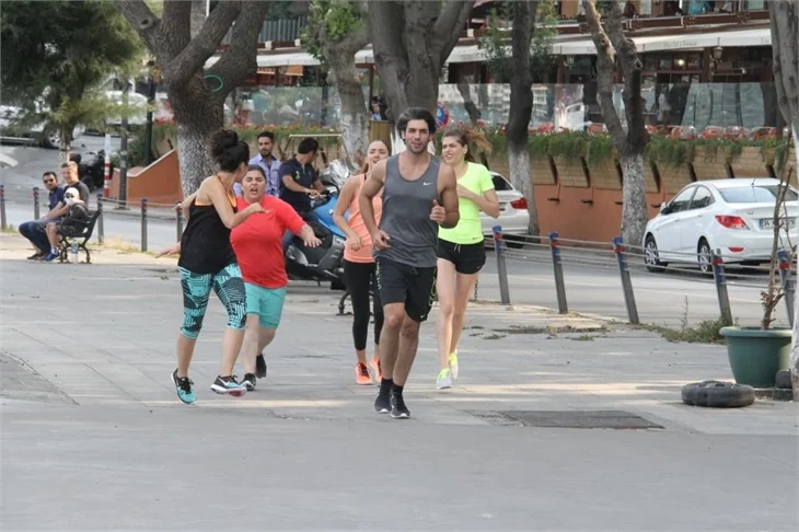 Hande Doğandemir ve Mithatcan Özer aşk iddialarına ne dedi?