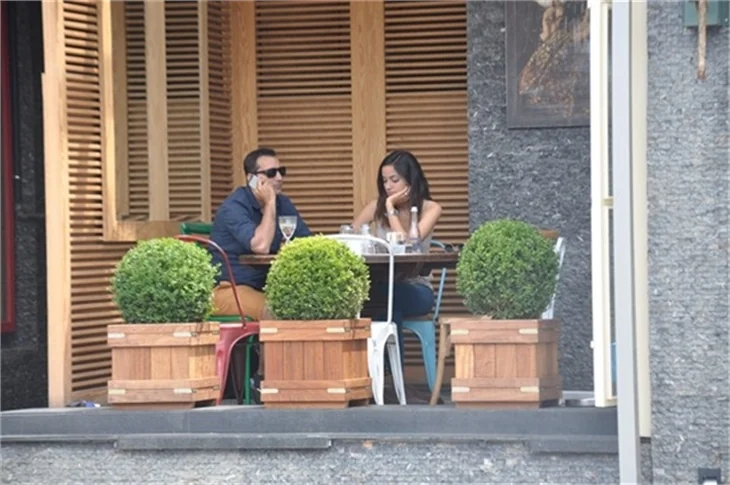 Rafet El Roman ve eşi Limonata Etiler'de yemek yedi