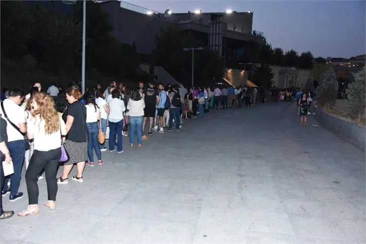 Sezen Aksu Harbiye sahnesini salladı!