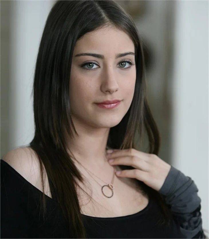 Hazal Kaya'nın İranlı hayranı kâbusu oldu!