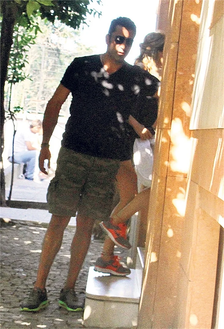 Kenan İmirzalıoğlu Sinem Kobal'sız tatile çıktı!