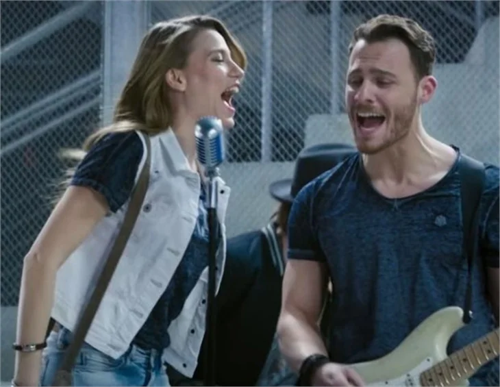 Serenay Sarıkaya Kerem Bürsin aşkı belgelendi