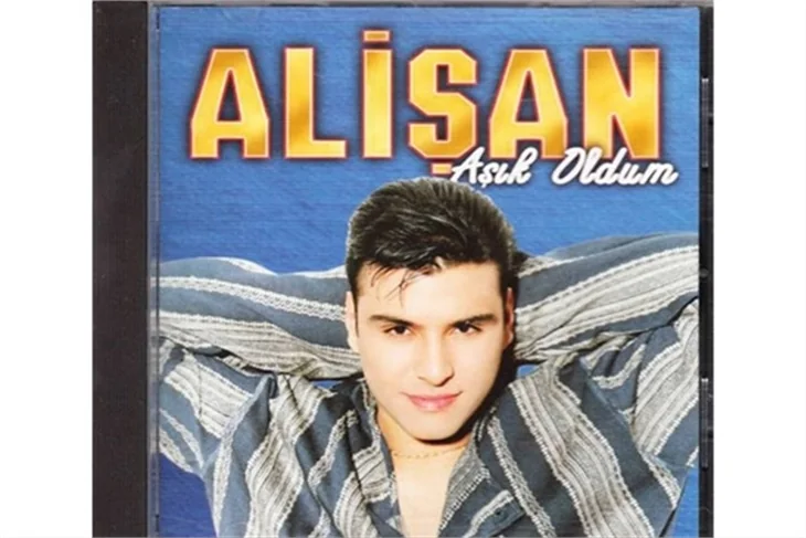 Ünlülerin ilk albüm kapakları