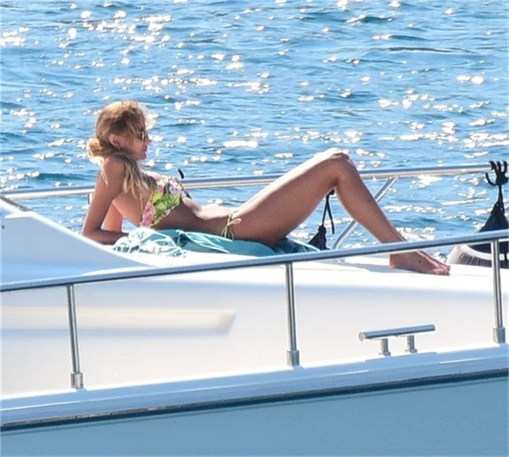 Özge Ulusoy fena yakalandı