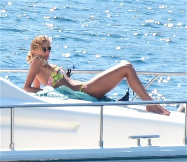 Özge Ulusoy fena yakalandı