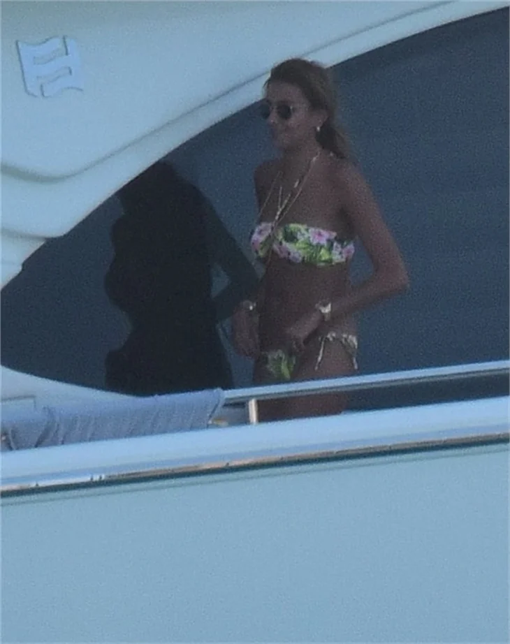 Özge Ulusoy fena yakalandı
