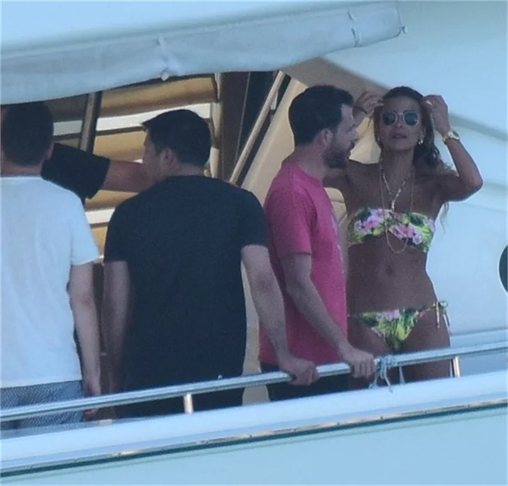 Özge Ulusoy fena yakalandı