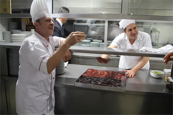 Etin usta ismi: Beyti Restaurant